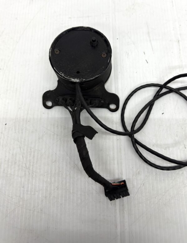 Harley Speedometer km/h 67252-96A for 1996 Dyna with mount, wire cable, indicator lights