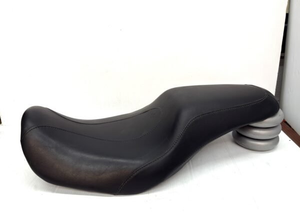 CH207 (2) OEM Harley Seat Black 22530 RDW-92/61-0067