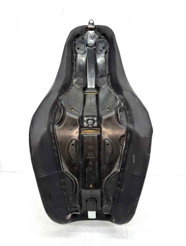 CH207 (4) OEM Harley Seat Black 22530 RDW-92/61-0067