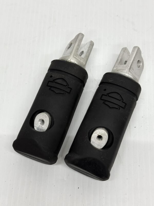 OEM Harley Footpegs LEFT & RIGHT 50501106, 50501107 for 18-Later Softail