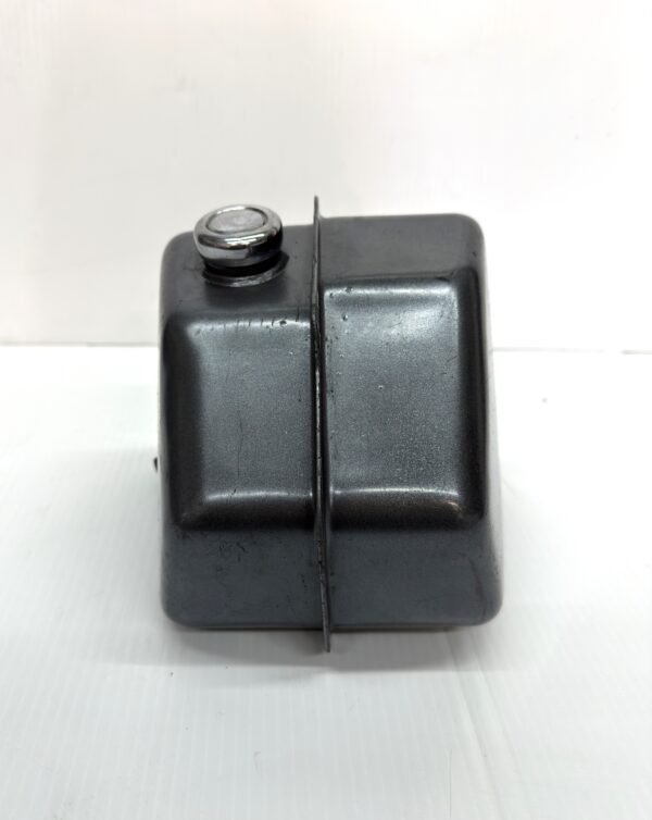 CH26 (2) OEM Harley Oil tank 64206-81 81-94, 99-2001 FXR