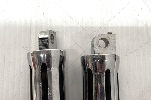 CH352 (3) Custom Chrome and Black Footpegs Foot Pegs Left & Right for Harley