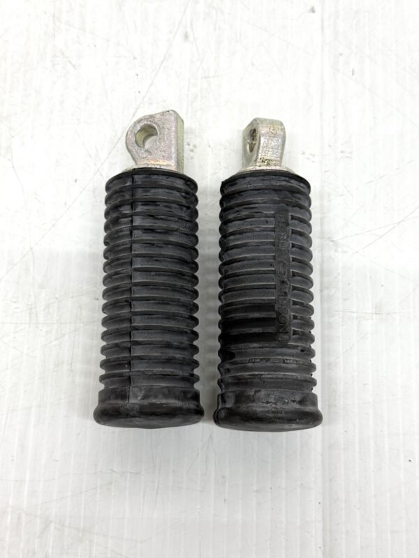 CH355 (1) OEM Harley Large Footpegs Foot Pegs Left & Right