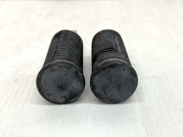 CH355 (2) OEM Harley Large Footpegs Foot Pegs Left & Right