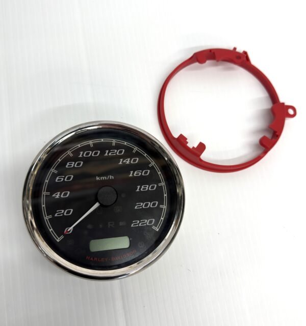 OEM Instrument Cluster Speedo Km/H 70900421C A3C01630601 for Harley Davidson