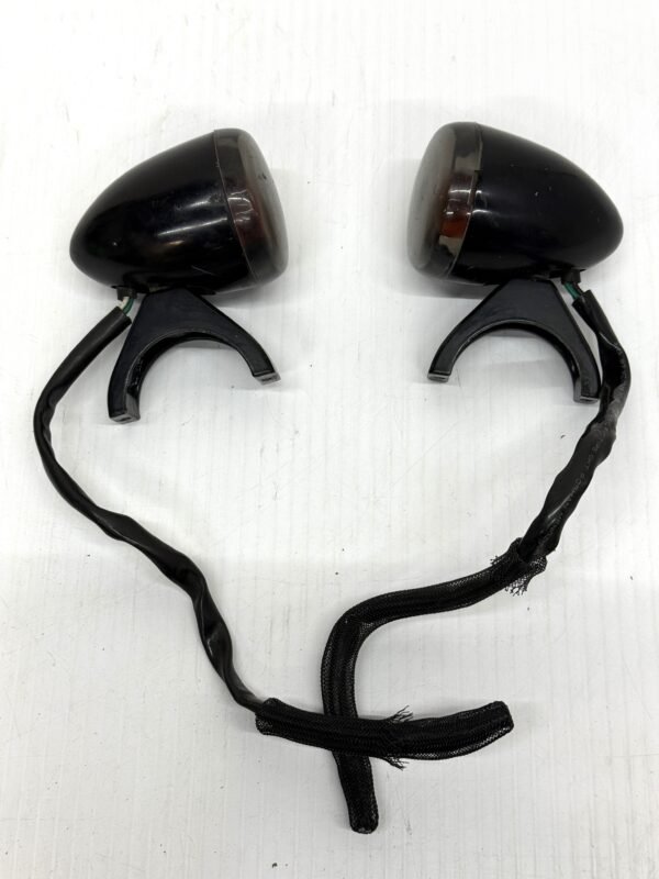 CH401 (1) Harley Front Fork Turn Signals Black Smoked Lenses