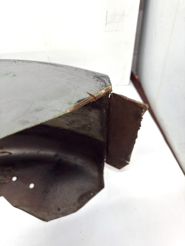CH449 (9) Harley Custom Fender 11"