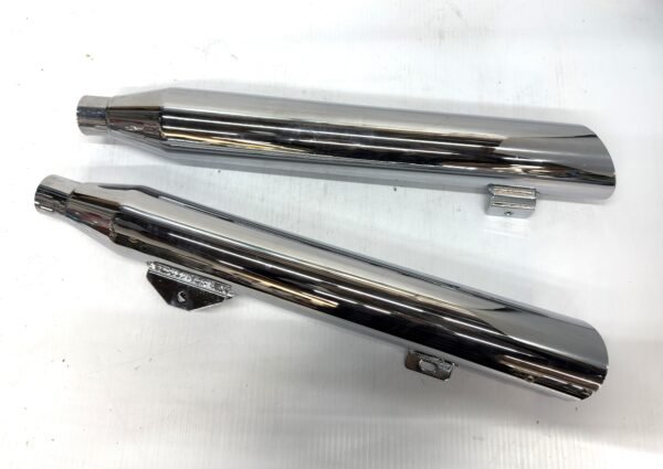 CH457 (1) OEM Harley Mufflers Chrome 64987-08, 64705-08 for 2008-17 Dyna