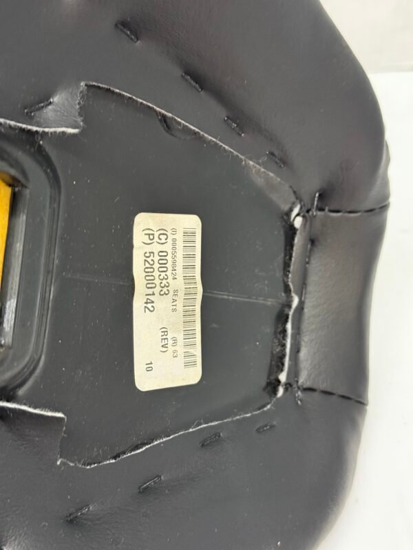 CH470 (7) OEM Harley Low Seat P52000142 for Touring
