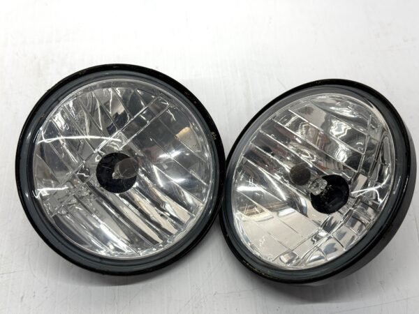 CH474 (1) OEM Harley Passing Fog Lights 12V 68414-05 for 2006-2017 Touring Softail
