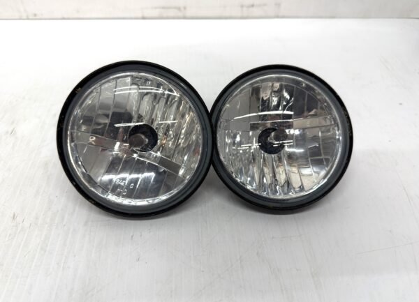 CH474 (2) OEM Harley Passing Fog Lights 12V 68414-05 for 2006-2017 Touring Softail