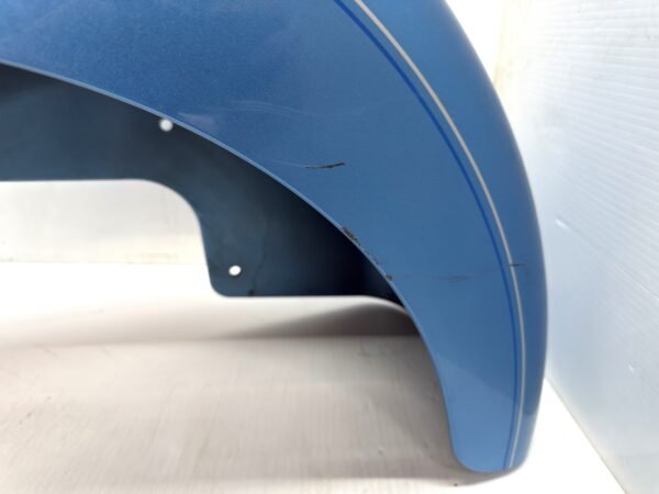 CH505 (5) OEM Harley Triglide Rear Fender 83359-11 RH