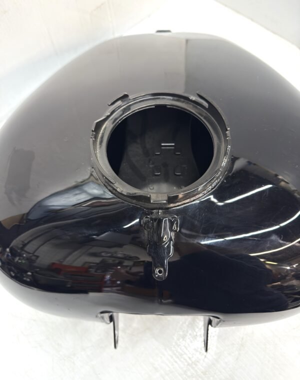 CH533 (5) OEM Harley Fuel Tank Black 61388-08BHY for 2008-24 Touring