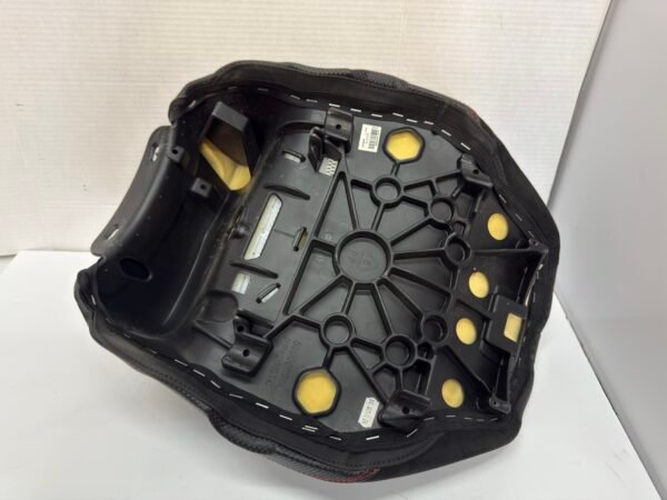 OEM Harley Solo Seat & Carbon FIiber Cowl 52000715 61301370 for 2025 Road Glide CVO ST