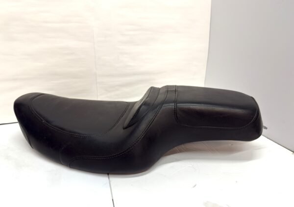CH652 (4) OEM Harley Milwaukee Sturgis Daytona Seat 52170-90 for Dyna