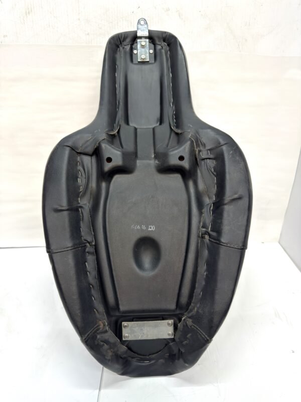 CH652 (5) OEM Harley Milwaukee Sturgis Daytona Seat 52170-90 for Dyna