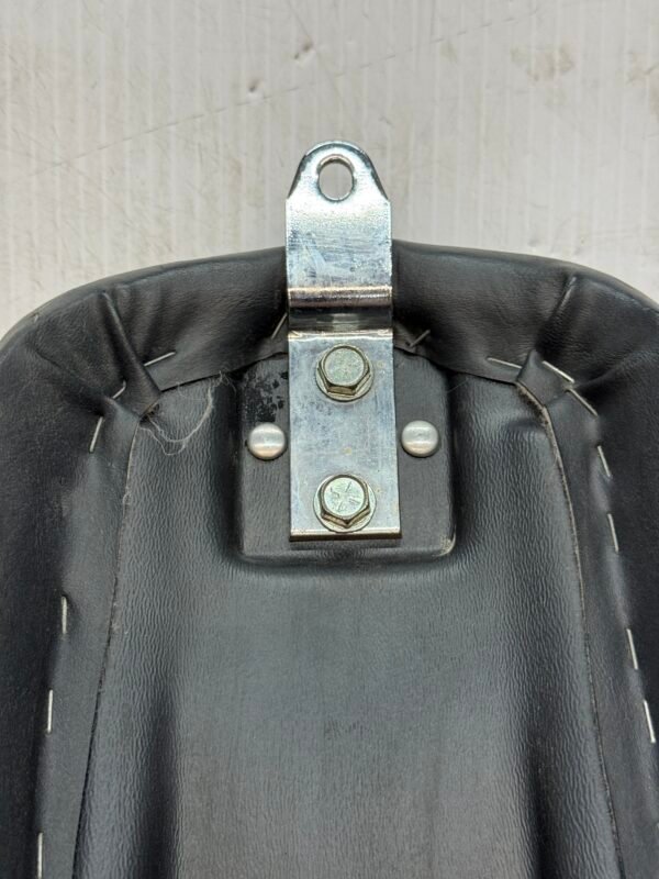CH652 (6) OEM Harley Milwaukee Sturgis Daytona Seat 52170-90 for Dyna