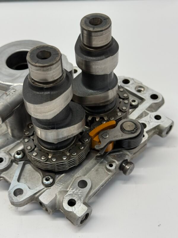 CH683 (8) Harley Twin Cam, Cam plate, Oil Pump and Cams 25245-00 26290-99