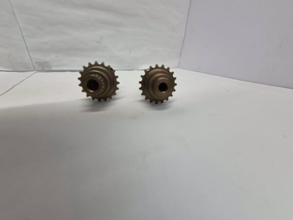 CH708 (4) OEM Harley Twin Cam Camshafts 25427-07, 25417-07