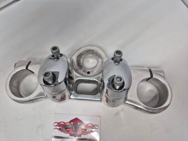 Upper Triple Tree Clamp 46857-08 for 08-17 DYNA FXDB Street Bob