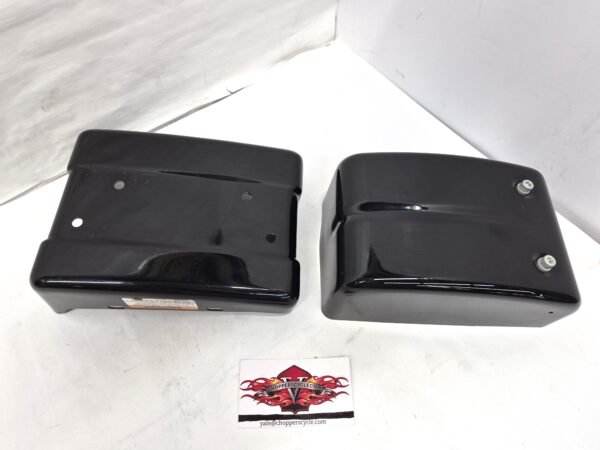 Left & Right Battery Side Covers 66361-04 04-11 Harley Dyna