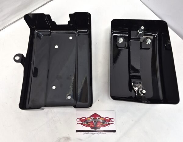 Left & Right Battery Side Covers 66361-04 04-11 Harley Dyna