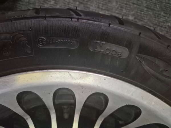 CH781 (6) Wheel Rim with Tires MIchelin Commander2 130/80 B17 180/65 B16 for Touring