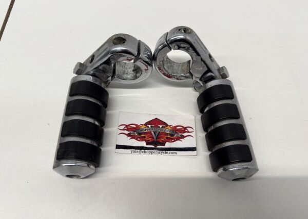 Footpegs with Foot Peg Clamps 1 1/4" for Harley