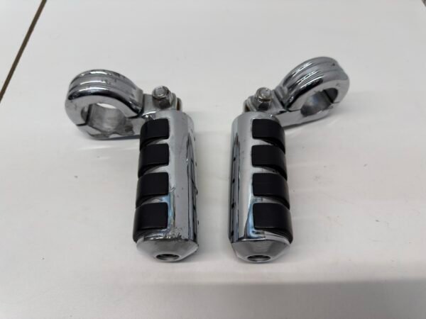 Footpegs with Foot Peg Clamps 1 1/4" for Harley
