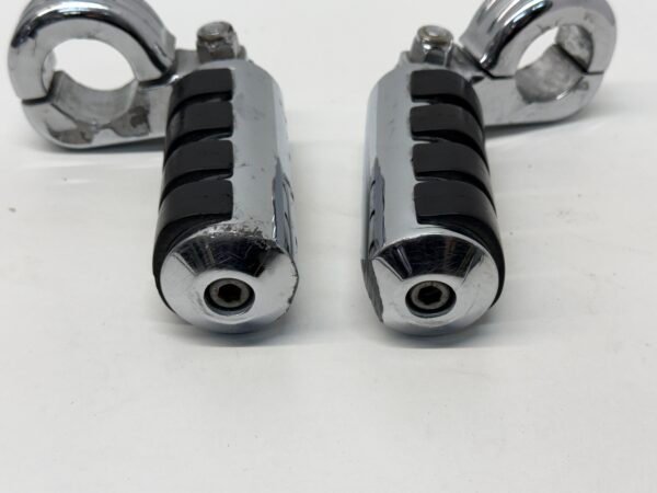 Footpegs with Foot Peg Clamps 1 1/4" for Harley