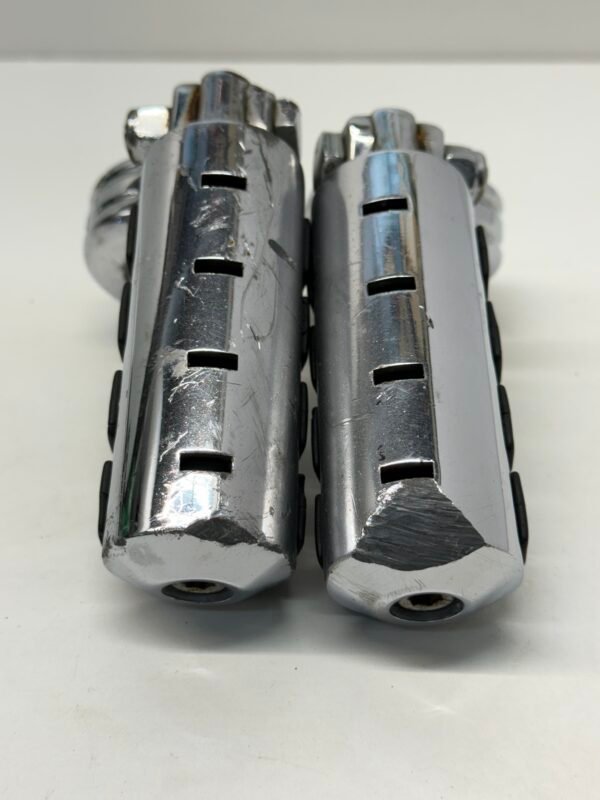 Footpegs with Foot Peg Clamps 1 1/4" for Harley