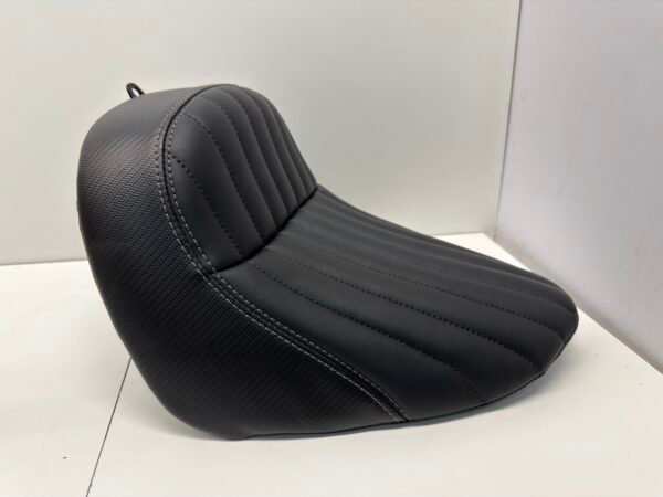 OEM Harley Solo Seat 52000265L 18-up Softail Street Bob