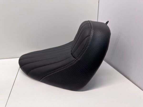 OEM Harley Solo Seat 52000265L 18-up Softail Street Bob