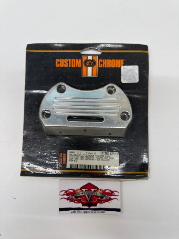 Custom Chrome Billet Aluminium Handlebar Clamp with Light Bar Provision 08982 for Harley FLHT