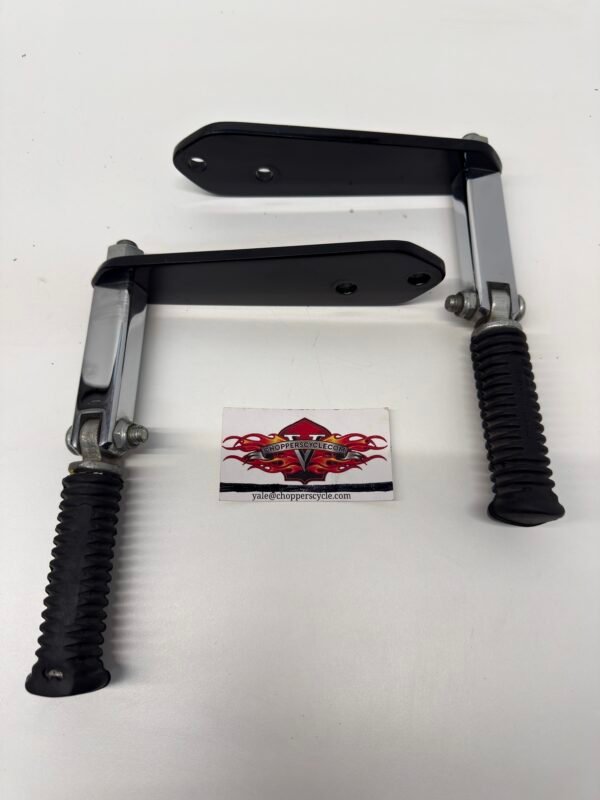 OEM Harley Highway Foot Pegs Footrests with Mounts for 1993 - 2017 Dyna