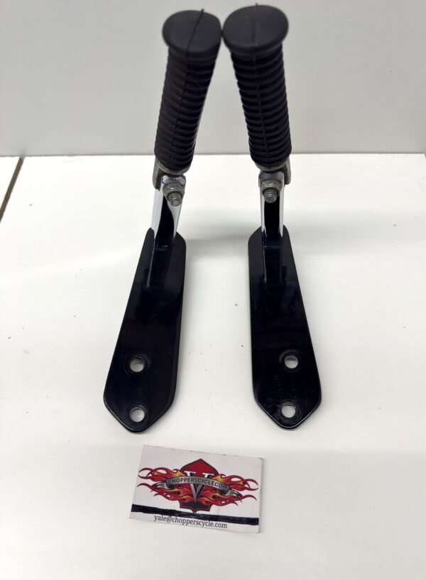 OEM Harley Highway Foot Pegs Footrests with Mounts for 1993 - 2017 Dyna