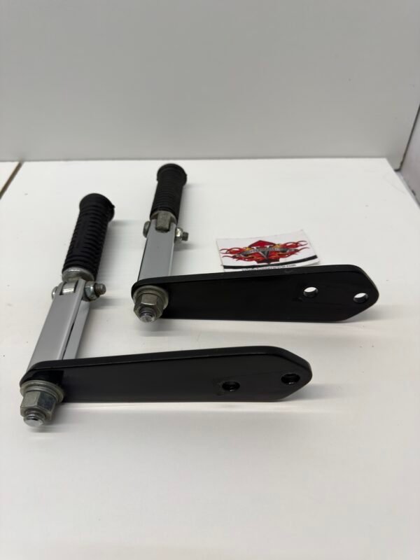 OEM Harley Highway Foot Pegs Footrests with Mounts for 1993 - 2017 Dyna