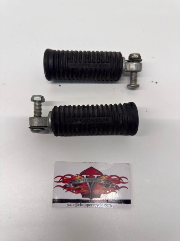 CH950 (1) OEM Harley Footpegs Foot Pegs Left & Right