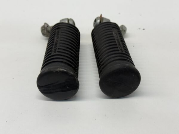 CH950 (3) OEM Harley Footpegs Foot Pegs Left & Right
