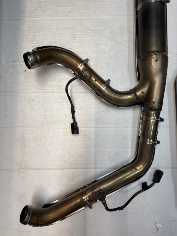 OEM Harley Exhaust System 64901376, 65600458 for 18-25 Softail Street Bob