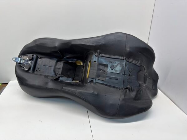 OEM Harley Seat 52619-08 for 08-23 Touring