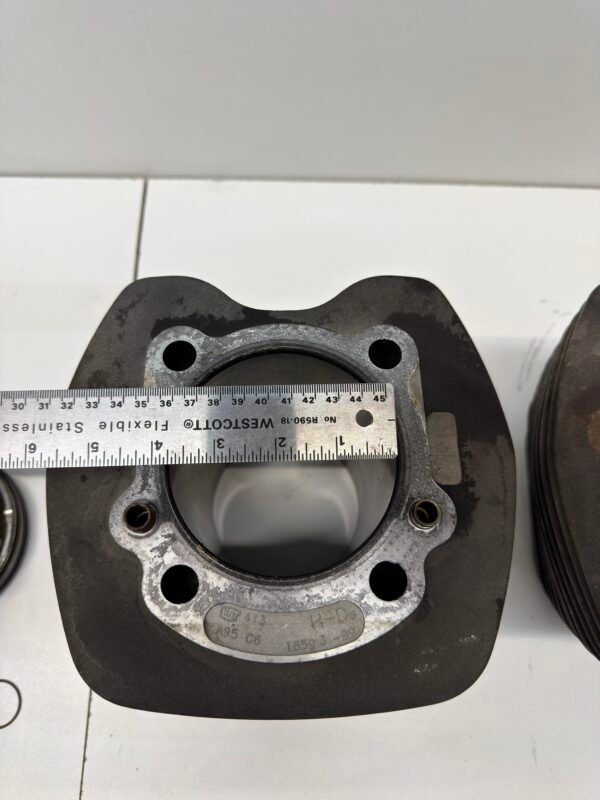 OEM Harley Cylinders 16593-99 and Pistons KS309 TWIN CAM 99-06
