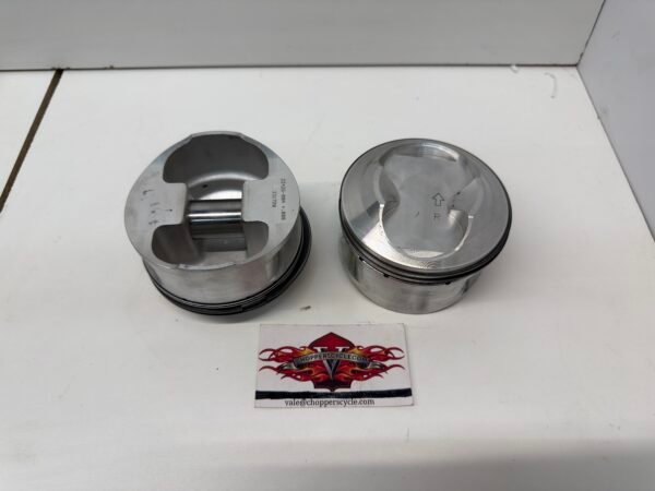 CH1064 (1) Screamin' Eagle Arias Pistons 22426-00A, 22427-00A 99-06 Harley Twin Cam