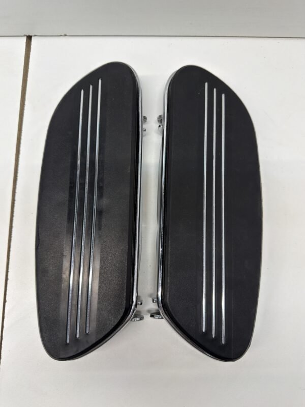CH1076 (2) OEM Harley Driver Floorboards Break Pedal Streamliner for 04-later Touring