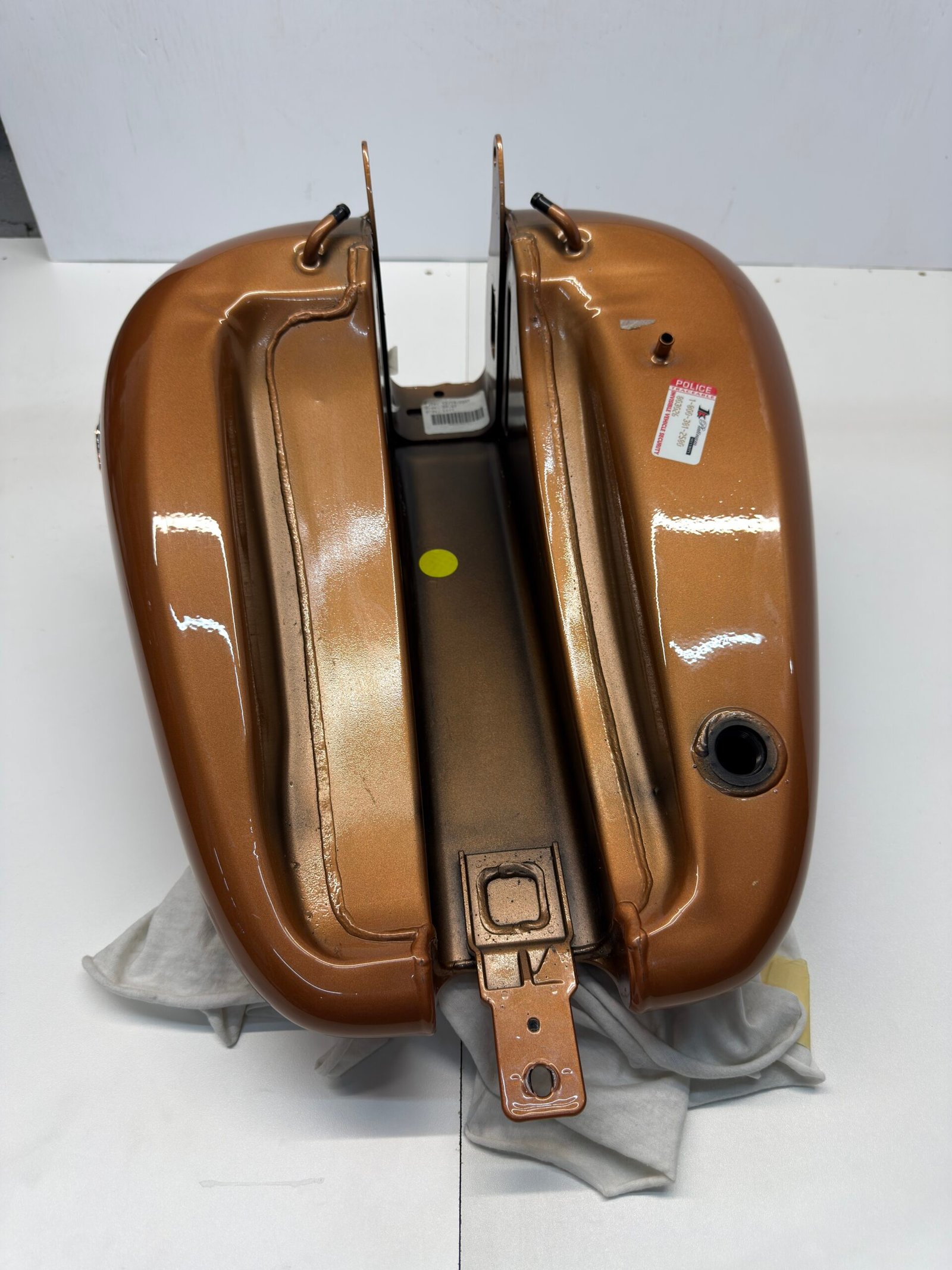 CH1137 (7) Harley Gas Tank for 2008 Anniversary Softail