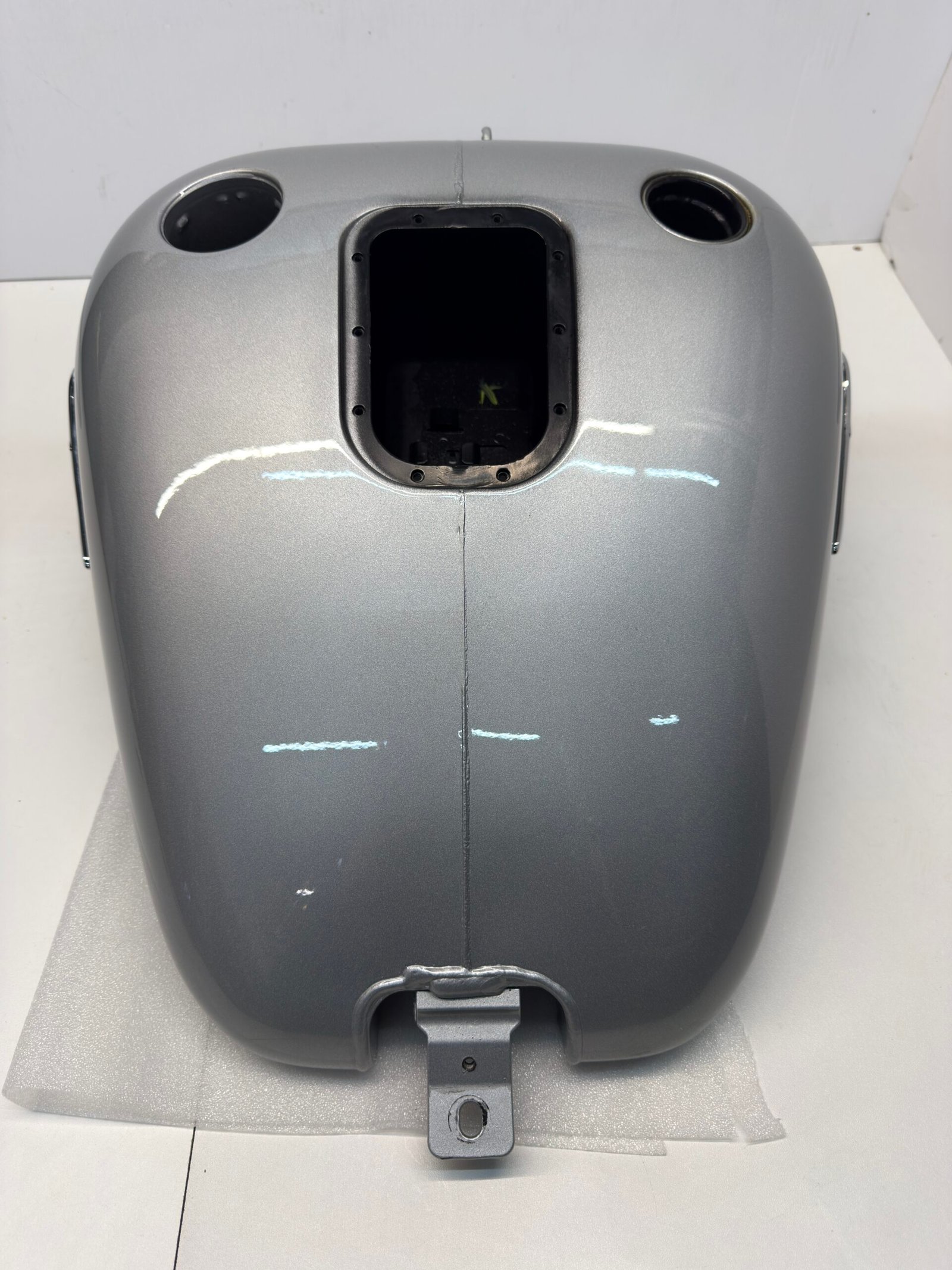 OEM Harley Gas Tank Grey 2008-17 Softail FLSTC - Image 3