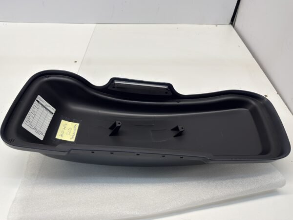 OEM Harley Saddlebag Lid Right 90200010BDK, 90200469 for 12-16 Dyna FLD