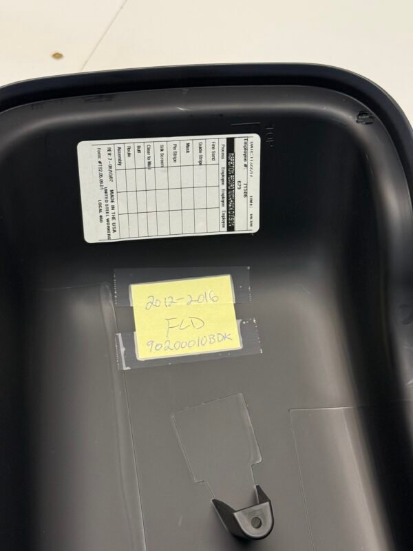 OEM Harley Saddlebag Lid Right 90200010BDK, 90200469 for 12-16 Dyna FLD