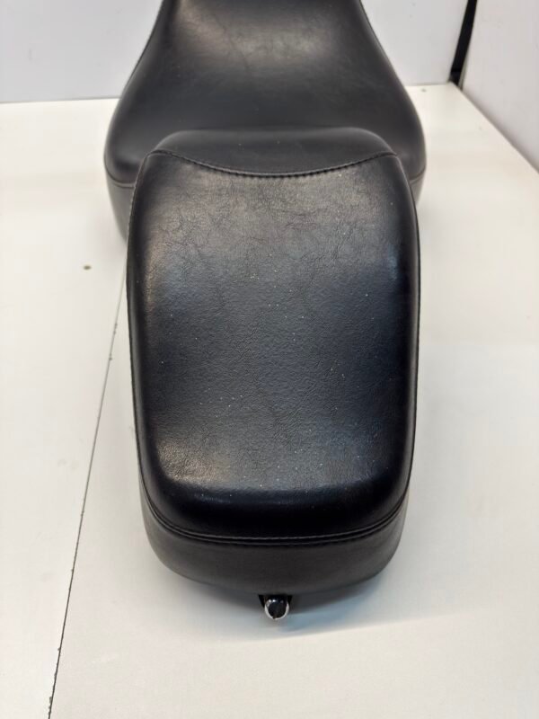 CH1367 (4) OEM Harley Seat for 2000-2007 Softail FXSTD Deuce